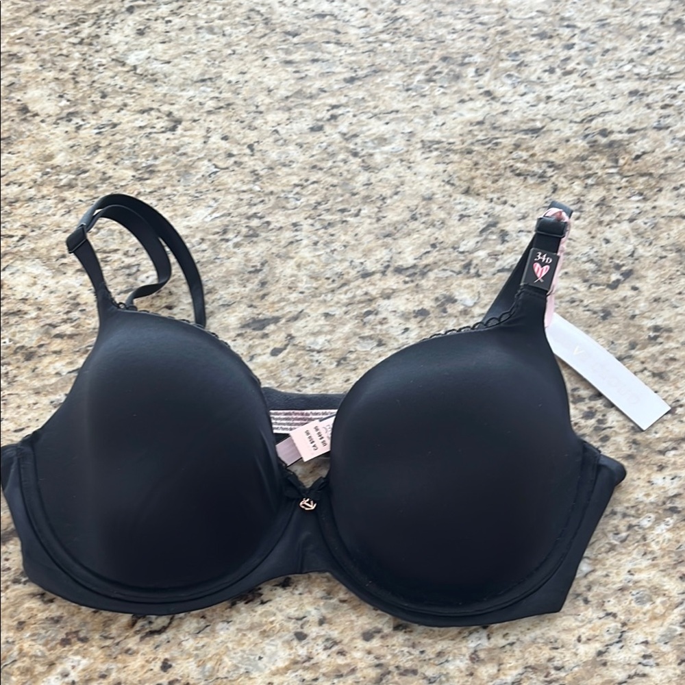 NWT Victoria’s Secret love cloud bra